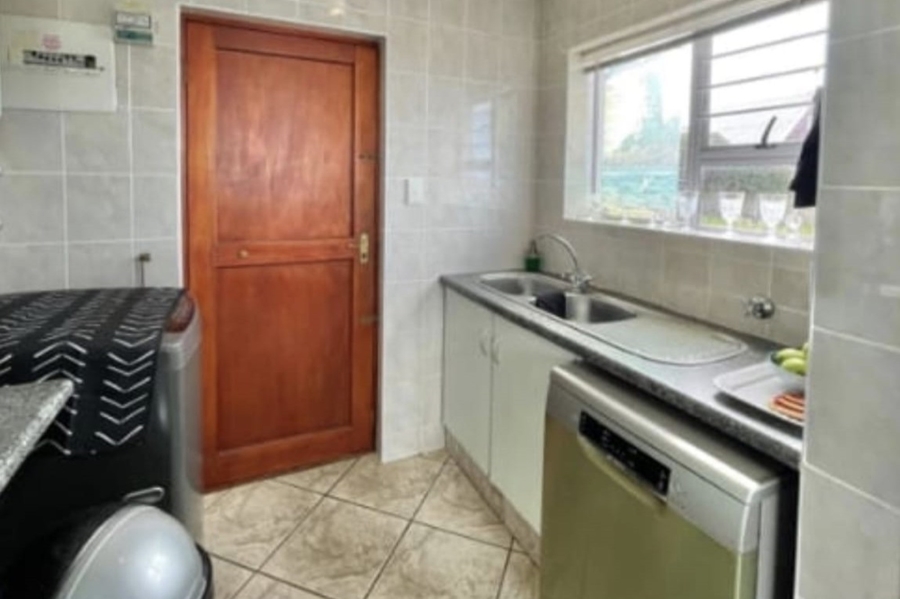 To Let 3 Bedroom Property for Rent in Dana Bay Western Cape